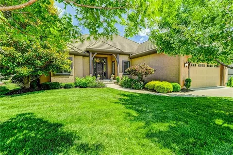 5212 W 124th Ter, Leawood, KS 66209