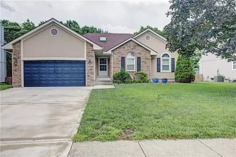 205 SE Breon Bay St, Lees Summit, MO 64063