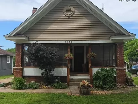 1714 S Overton Ave, Independence, MO 64052