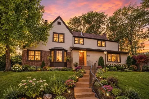 801 Valentine Rd, Kansas City, MO 64111