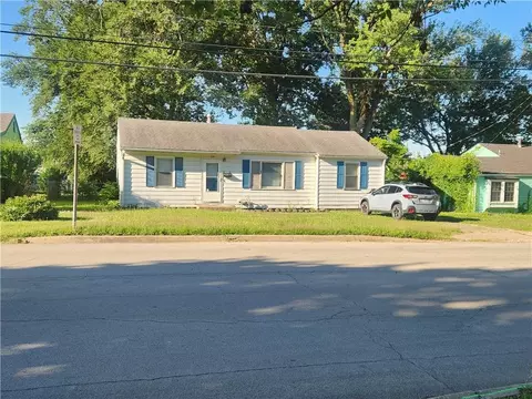 709 W South St, Harrisonville, MO 64701