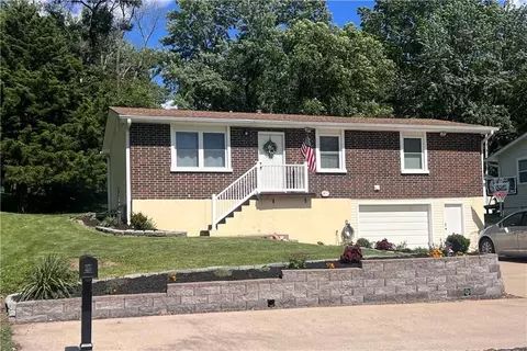 2220 Millwood Dr, Atchison, KS 66002