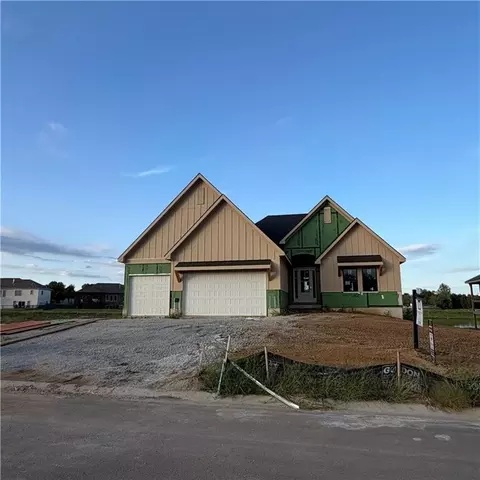2335 Foxtail Dr, Kearney, MO 64060