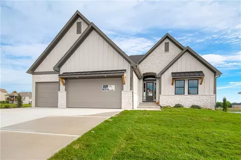 2335 Foxtail Dr, Kearney, MO 64060