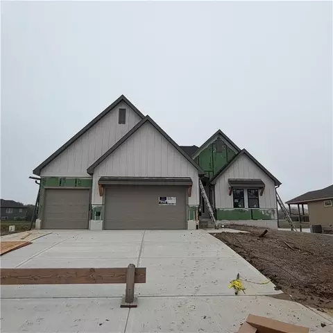 2335 Foxtail Dr, Kearney, MO 64060