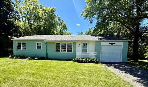 802 E Roseberry St, Hopkins, MO 64461