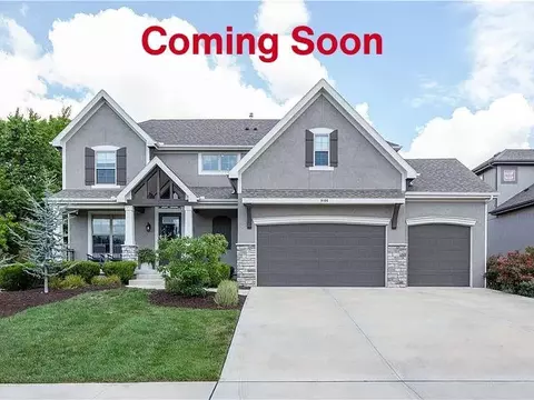 9106 W 165th Ter, Overland Park, KS 66085