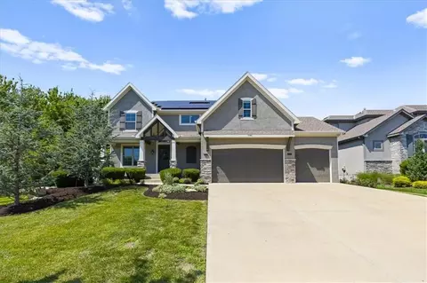 9106 W 165th Ter, Overland Park, KS 66085