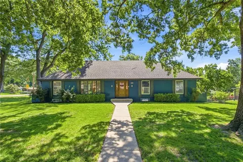 9501 Canterbury St, Overland Park, KS 66206