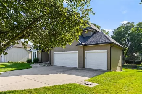 Exterior - 1308 SW Surrey Trce, Lees Summit, MO 64081 photo 3 of 7