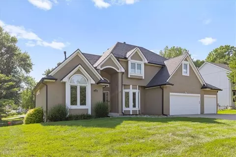 Exterior - 1308 SW Surrey Trce, Lees Summit, MO 64081 photo 2 of 7