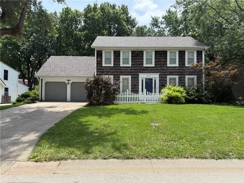 10411 W 52nd Ter, Shawnee, KS 66203