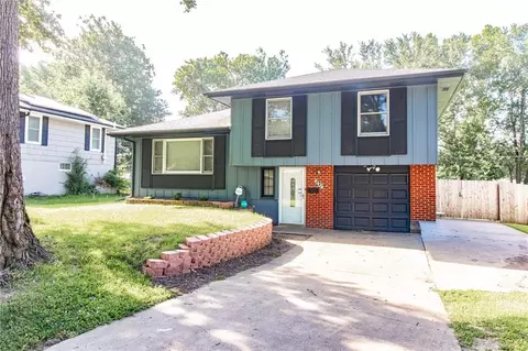 8307 E 92nd Ter, Kansas City, MO 64138