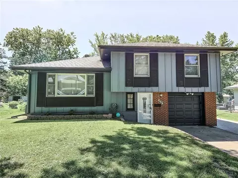 8307 E 92nd Ter, Kansas City, MO 64138
