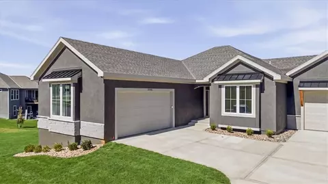 22194 W 116th Ter, Olathe, KS 66061
