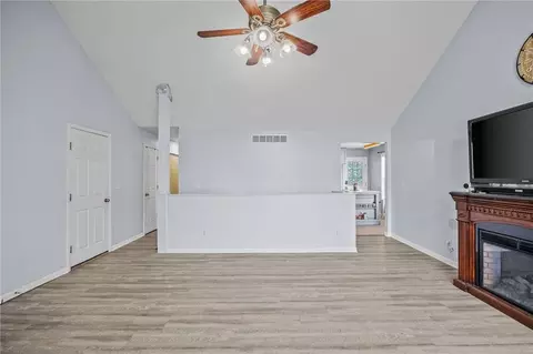 Living - 3503 Easy St, Saint Joseph, MO 64503 photo 3 of 4