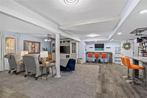 Living - 3503 Easy St, Saint Joseph, MO 64503 photo 4 of 4