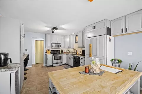Kitchen - 3503 Easy St, Saint Joseph, MO 64503 photo 2 of 4
