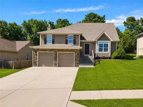 8308 NE 116th St, Kansas City, MO 64157