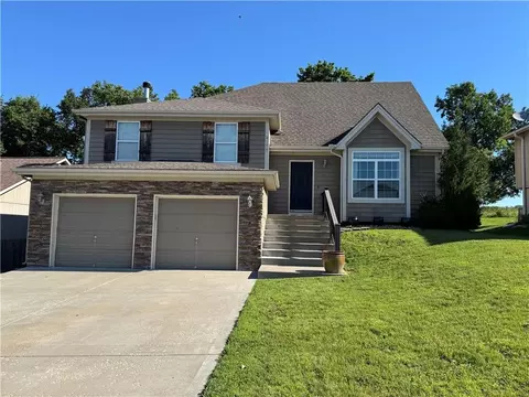 8308 NE 116th St, Kansas City, MO 64157