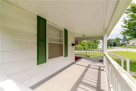 Exterior - 1017 S 5th St, Atchison, KS 66002 photo 11 of 16