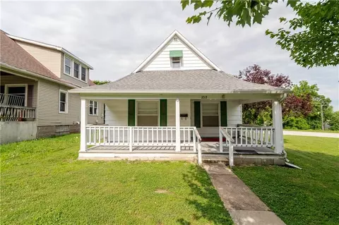 Exterior - 1017 S 5th St, Atchison, KS 66002 photo 3 of 16
