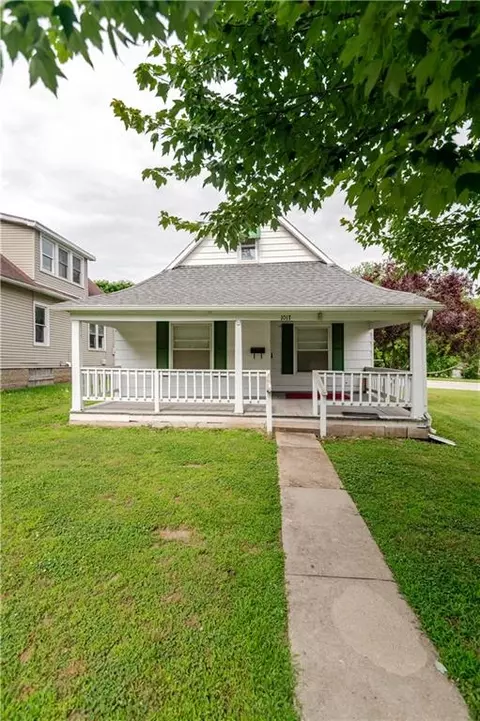 Exterior - 1017 S 5th St, Atchison, KS 66002 photo 9 of 16