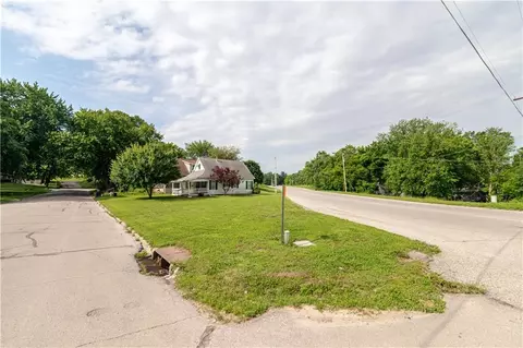 Other - 1017 S 5th St, Atchison, KS 66002 photo 2 of 15