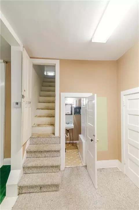 Entry Way - 1017 S 5th St, Atchison, KS 66002 photo 4 of 5