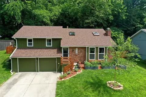6615 NW Caney Creek Dr, Kansas City, MO 64151