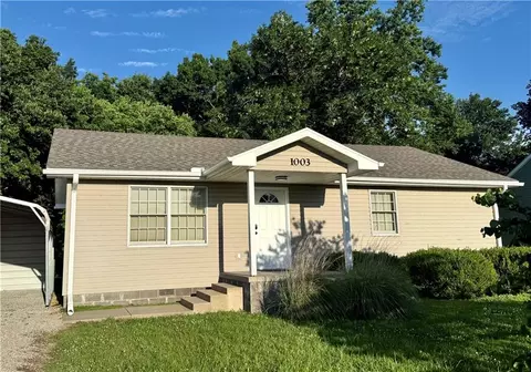 1003 S Ridgeway St, Caney, KS 67333