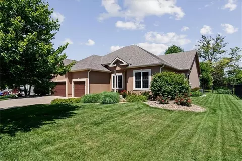 6989 141st St, Basehor, KS 66007