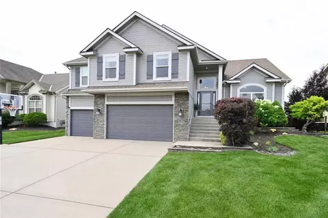 10004 N Donnelly Ave, Kansas City, MO 64157