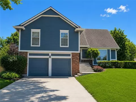 9213 W 117th Ter, Overland Park, KS 66210