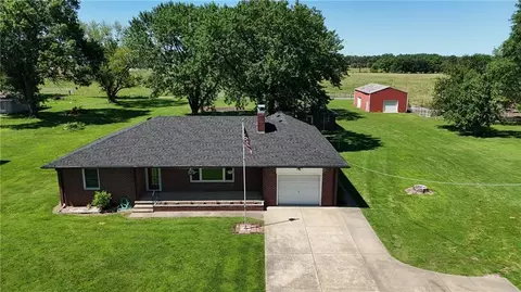 2002 W 4th St, Pittsburg, KS 66762