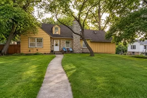 7222 Sycamore Ave, Kansas City, MO 64133