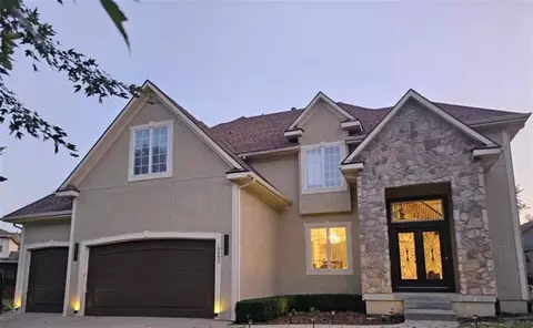 10903 W 163rd Ter, Overland Park, KS 66221