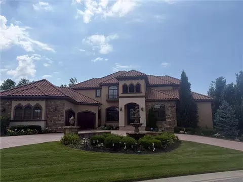 15348 Larsen St, Overland Park, KS 66221