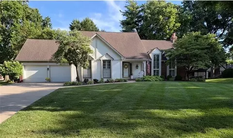 3211 W 83rd Ter, Leawood, KS 66206