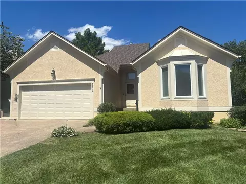 5232 W 121st St, Overland Park, KS 66209