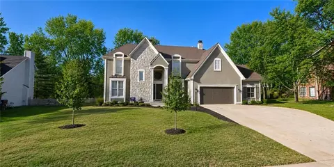 1325 Inverness Dr, Lawrence, KS 66049