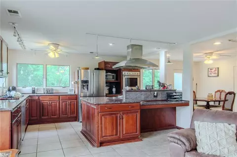 Kitchen - 6301 E 285th St, Freeman, MO 64746 photo 5 of 10