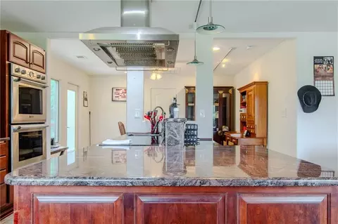Kitchen - 6301 E 285th St, Freeman, MO 64746 photo 6 of 10
