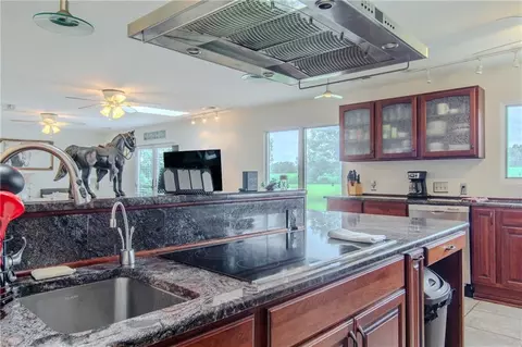 Kitchen - 6301 E 285th St, Freeman, MO 64746 photo 8 of 10