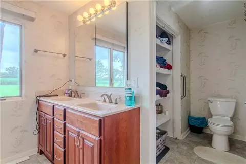 Bath - 6301 E 285th St, Freeman, MO 64746 photo 7 of 9