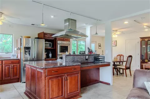 Kitchen - 6301 E 285th St, Freeman, MO 64746 photo 3 of 10