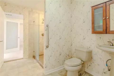 Bath - 6301 E 285th St, Freeman, MO 64746 photo 1 of 9