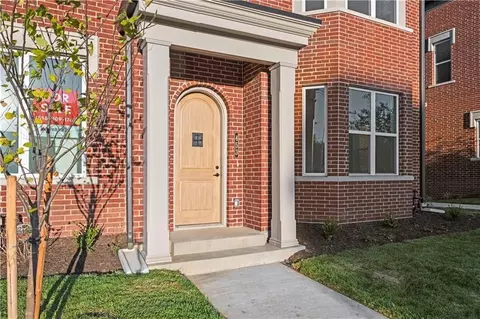 453 SW Longview Blvd, Lees Summit, MO 64081