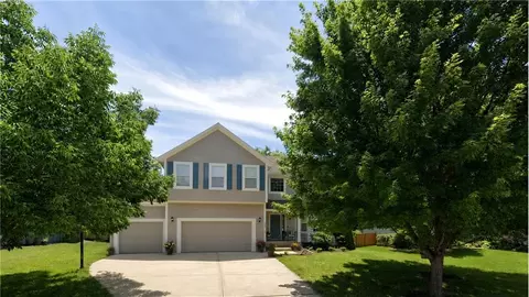 15217 W 153rd St, Olathe, KS 66062