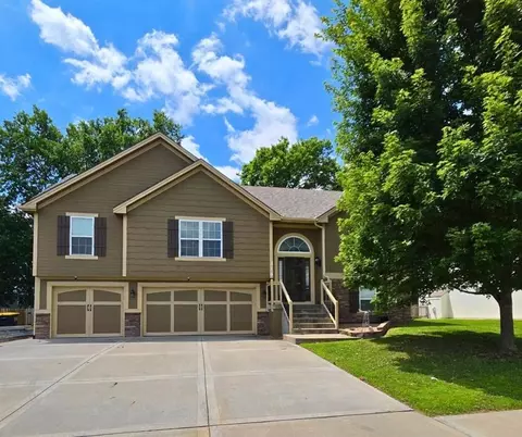 319 Tamera Dr, Kearney, MO 64060